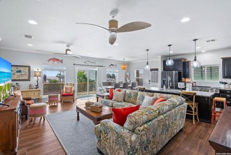 1528 S Magnolia Street Rockport TX 78382