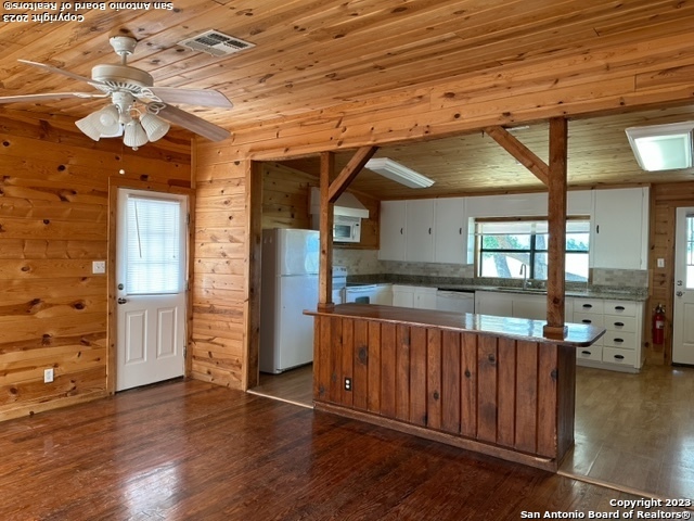 373 Pine Tree Medina TX 78055