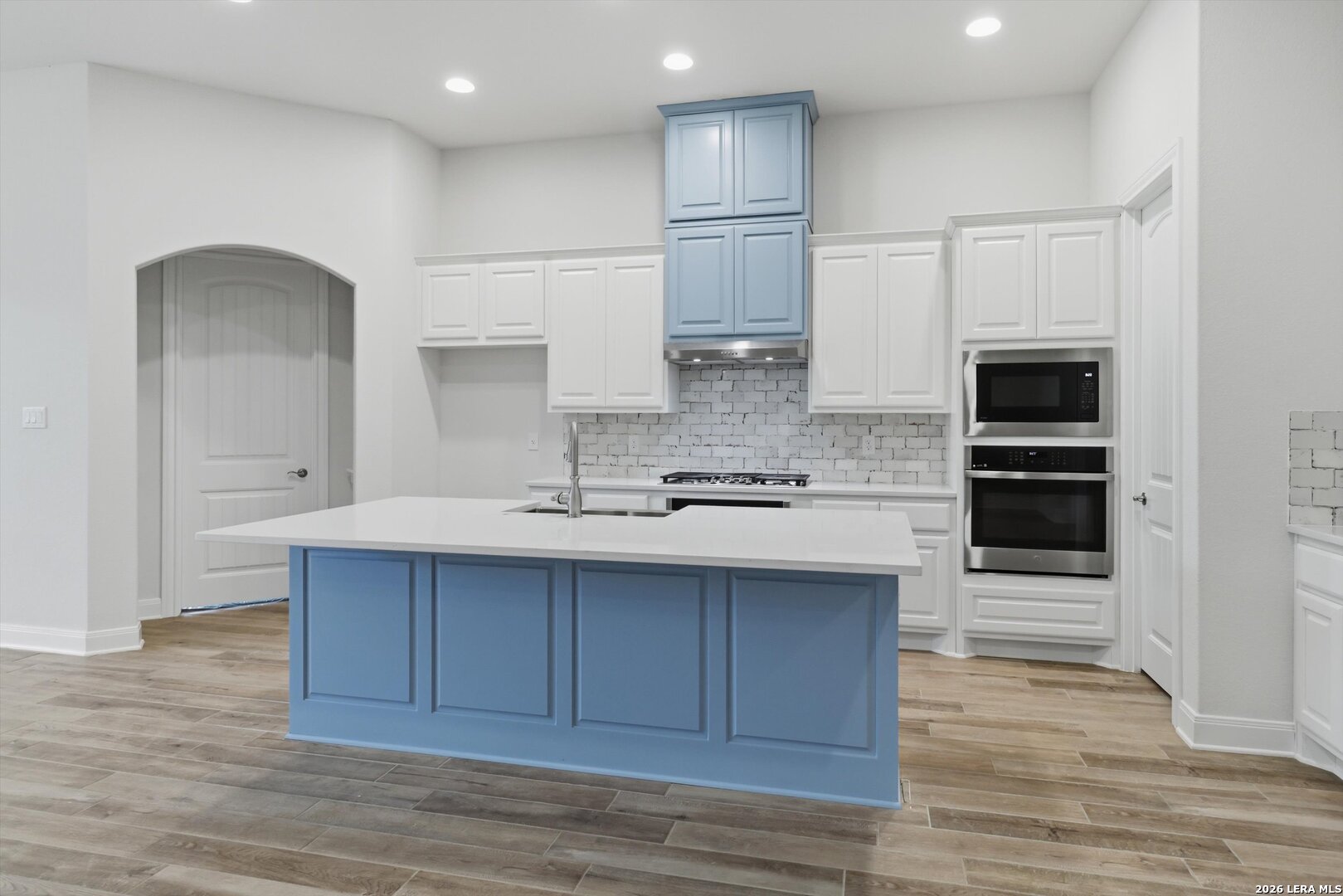 3835 Escalera Bulverde TX 78163