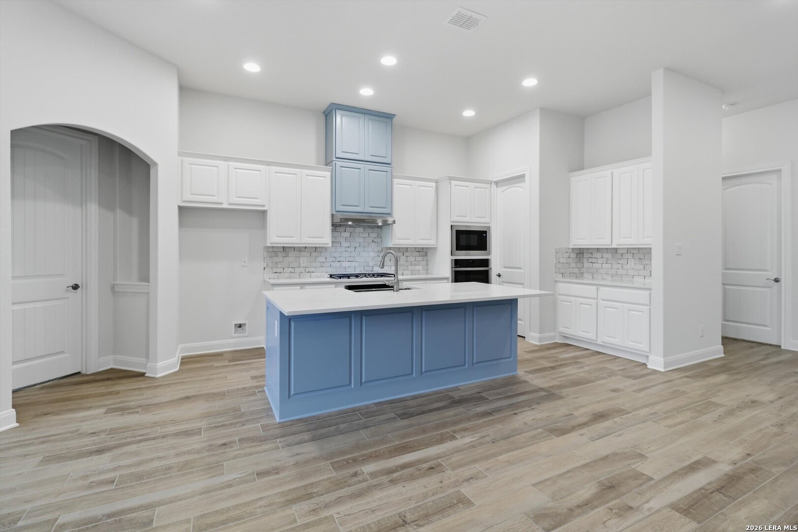3835 Escalera Bulverde TX 78163