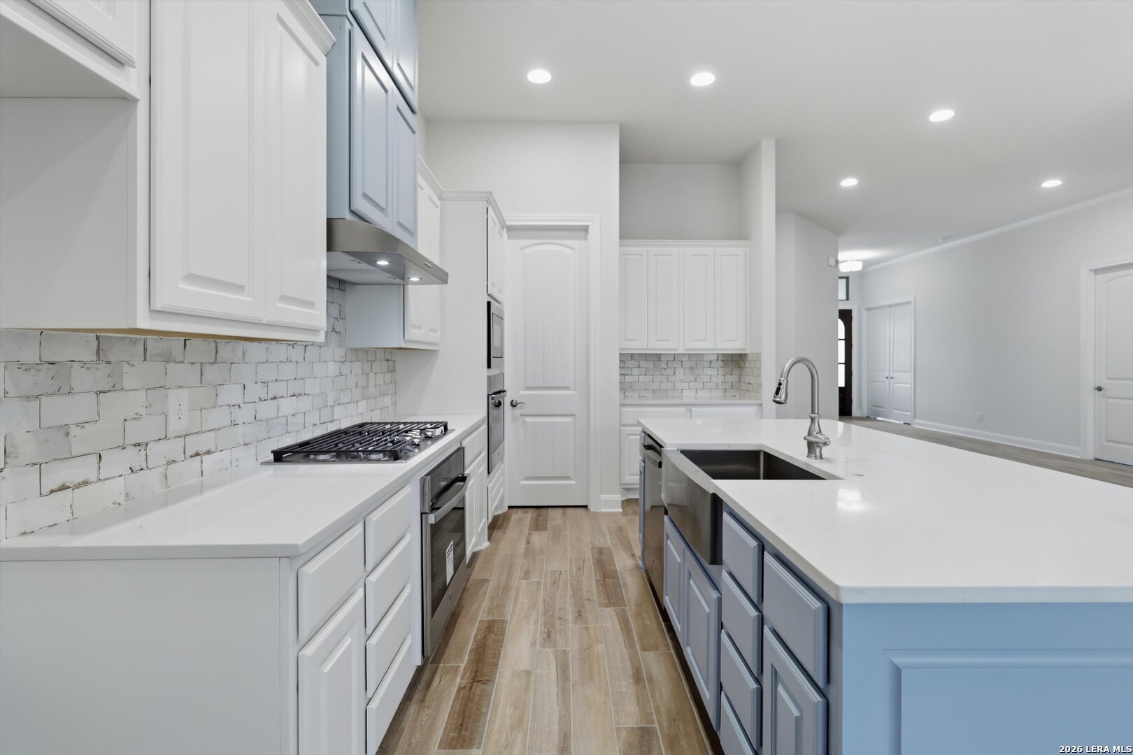 3835 Escalera Bulverde TX 78163
