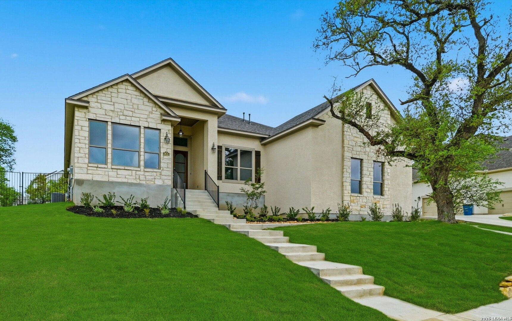 3835 Escalera Bulverde TX 78163