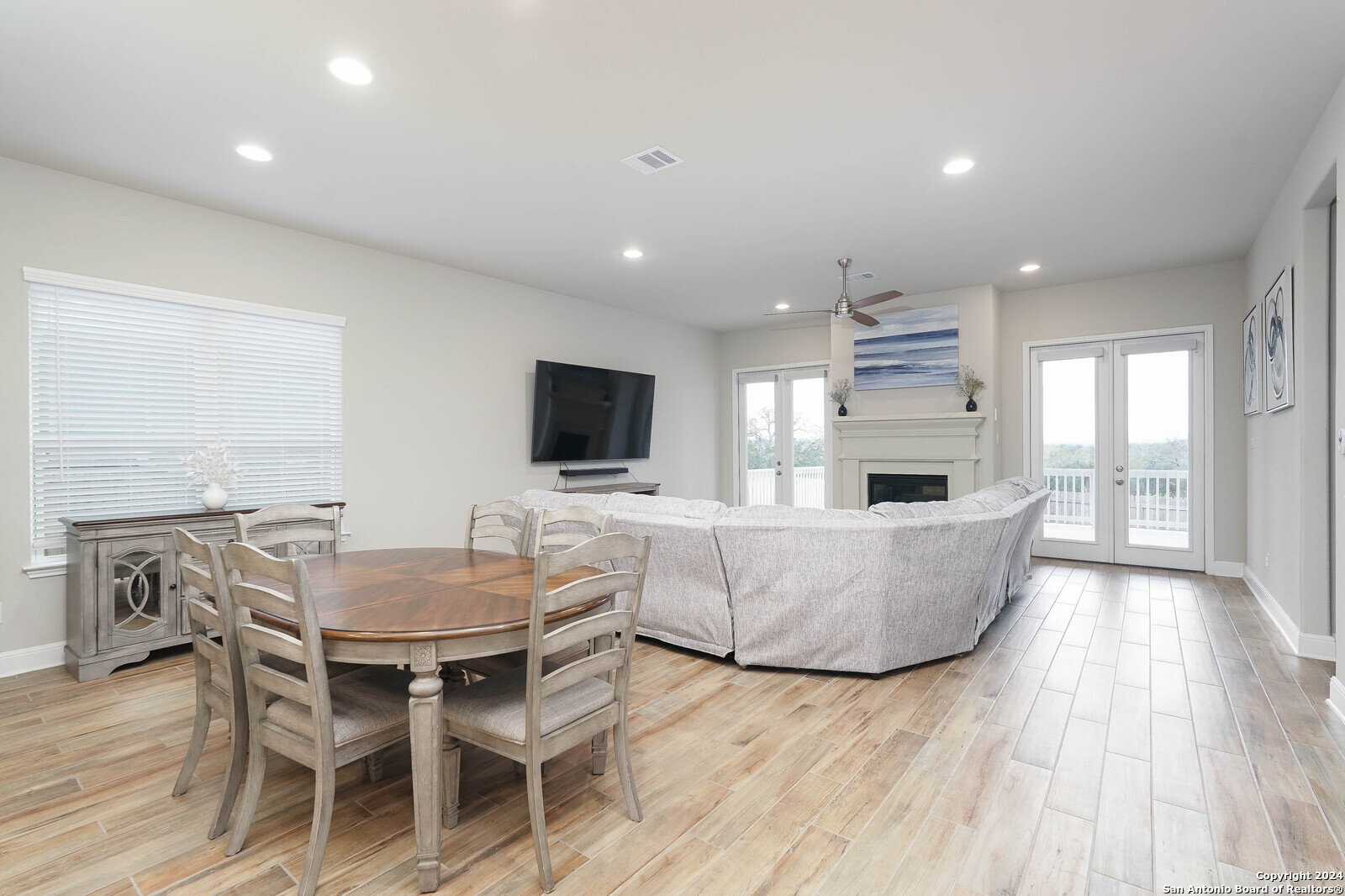 1043 Aidenbaum San Antonio TX 78260