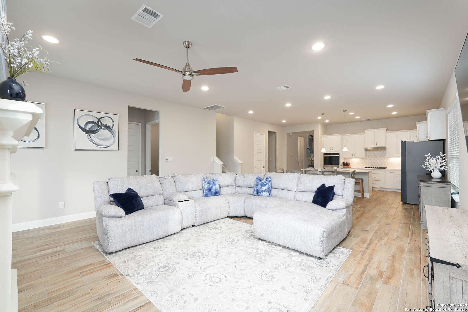 1043 Aidenbaum San Antonio TX 78260