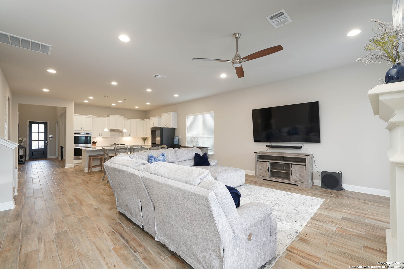 1043 Aidenbaum San Antonio TX 78260