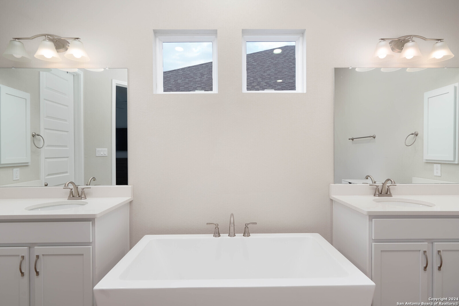 1043 Aidenbaum San Antonio TX 78260