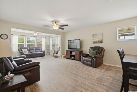 3302 Red Falls Road San Antonio TX 78253