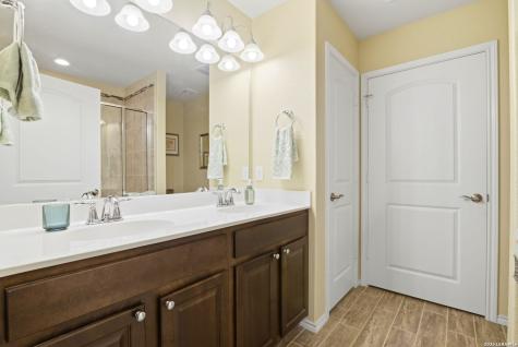 3302 Red Falls Road San Antonio TX 78253