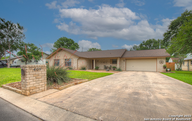 409 W Tanglewood Drive New Braunfels TX 78130