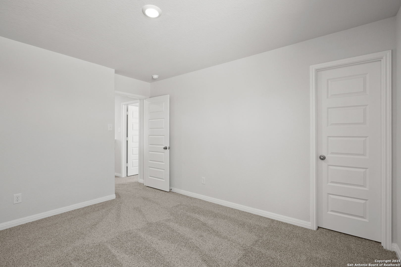173 Hunters Camp San Antonio TX 78245
