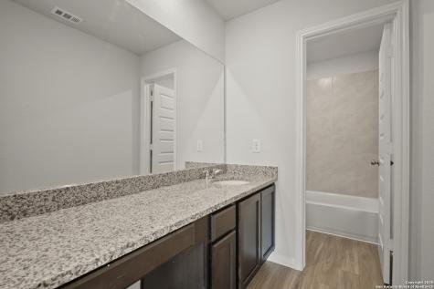 173 Hunters Camp San Antonio TX 78245
