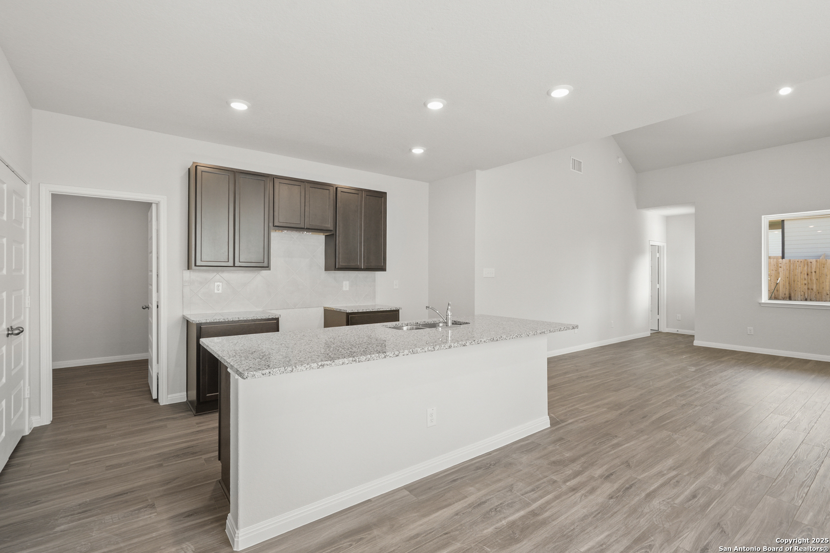 173 Hunters Camp San Antonio TX 78245