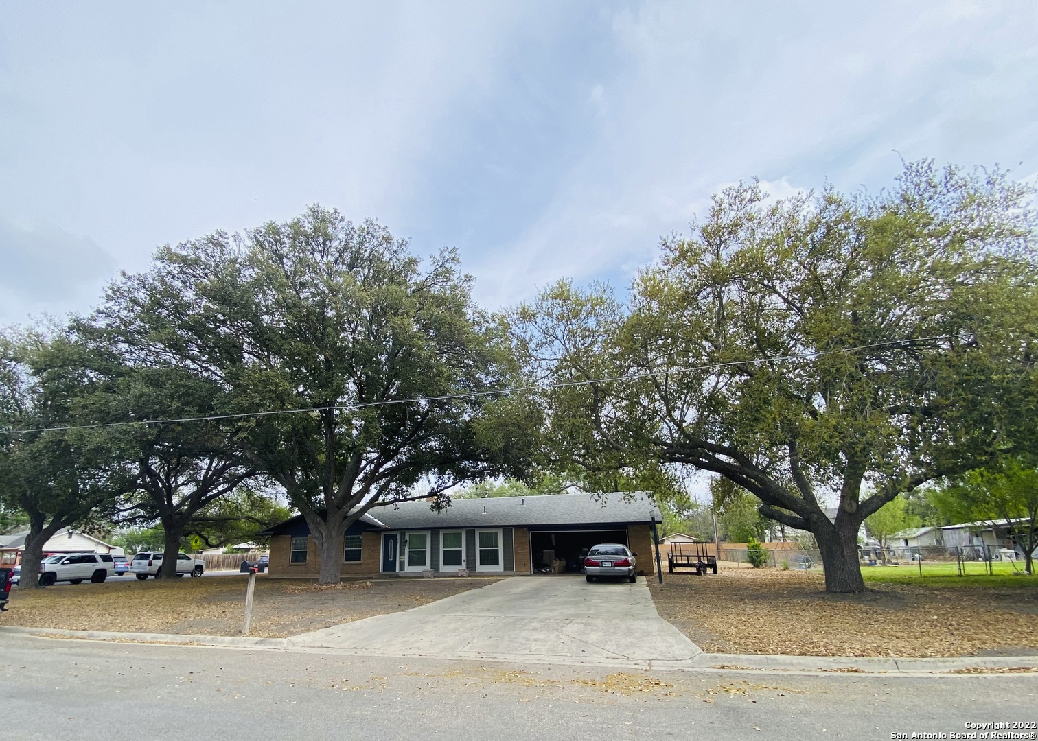 901 21st Street Hondo TX 78861