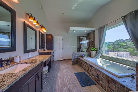 193 Doris Drive Kerrville TX 78028