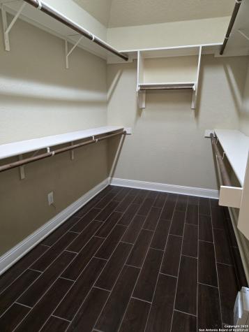 6718 Laura Heights Schertz TX 78154