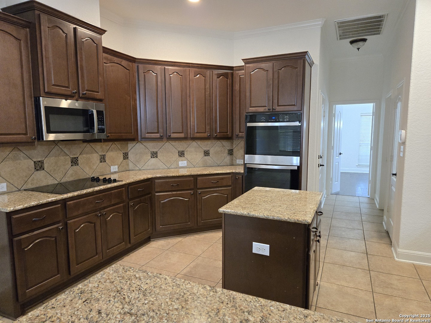 6718 Laura Heights Schertz TX 78154