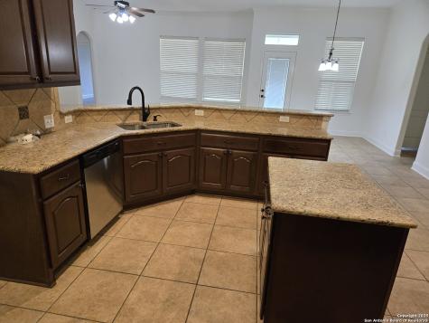6718 Laura Heights Schertz TX 78154