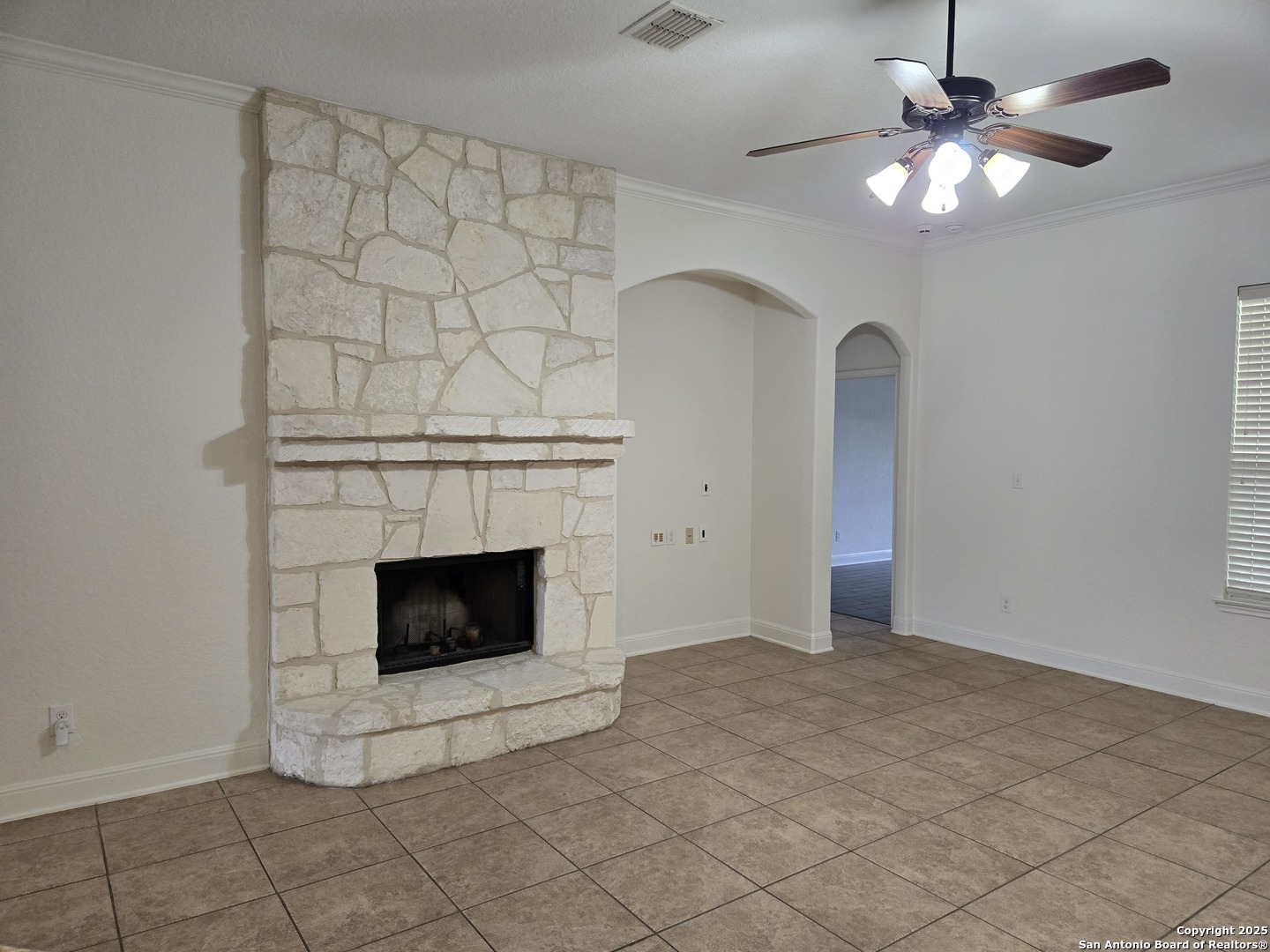 6718 Laura Heights Schertz TX 78154