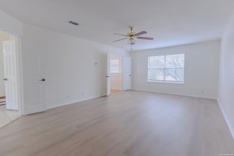 5135 Stormy Hills San Antonio TX 78247