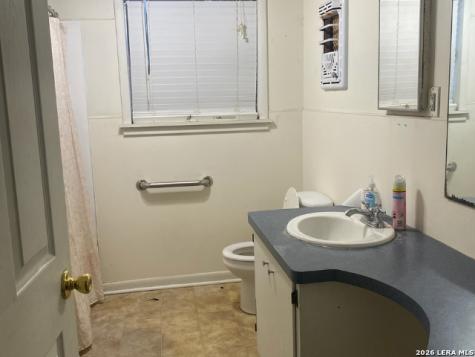 318 W 12th Shiner TX 77984