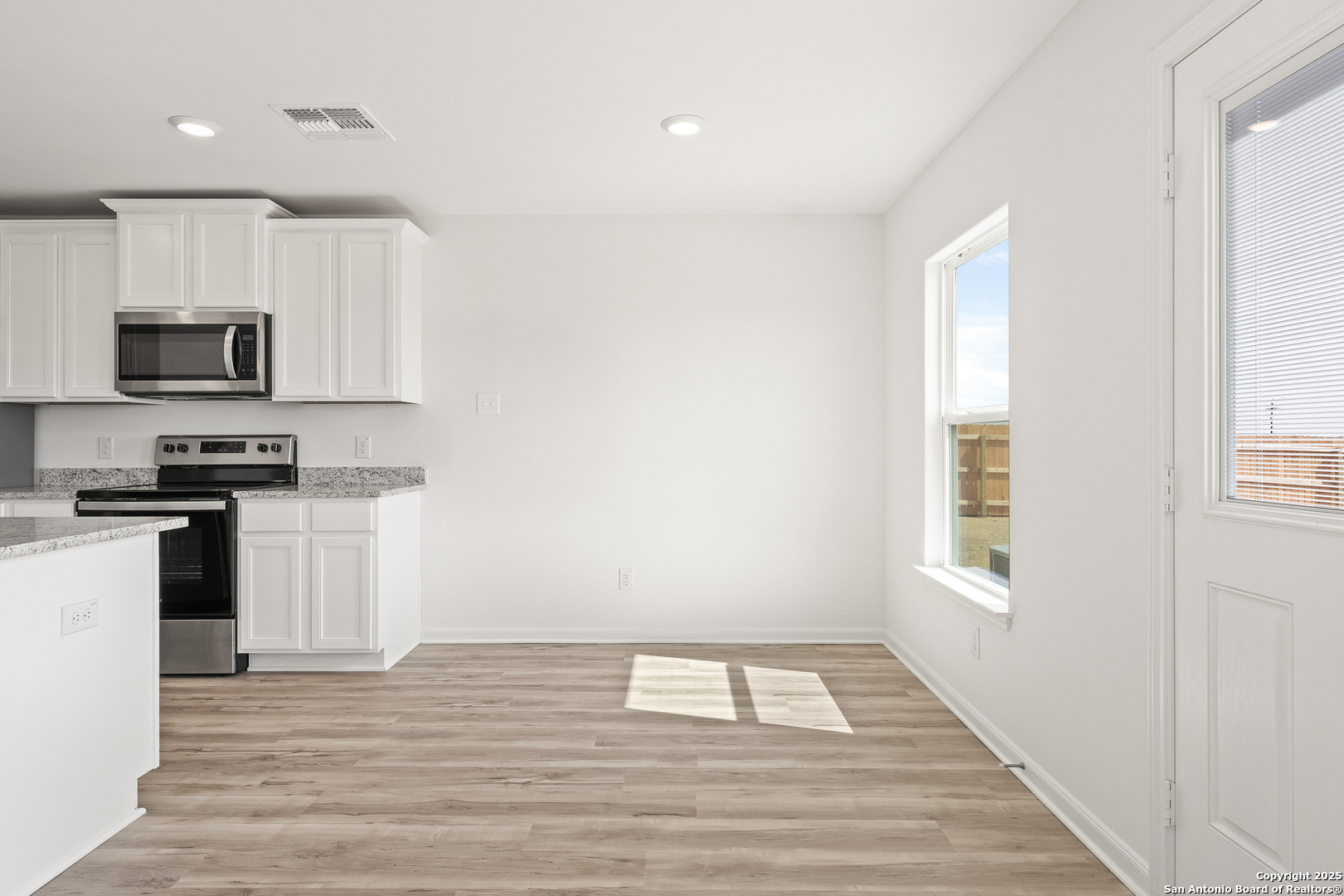 16008 Stratford Cove Lytle TX 78052