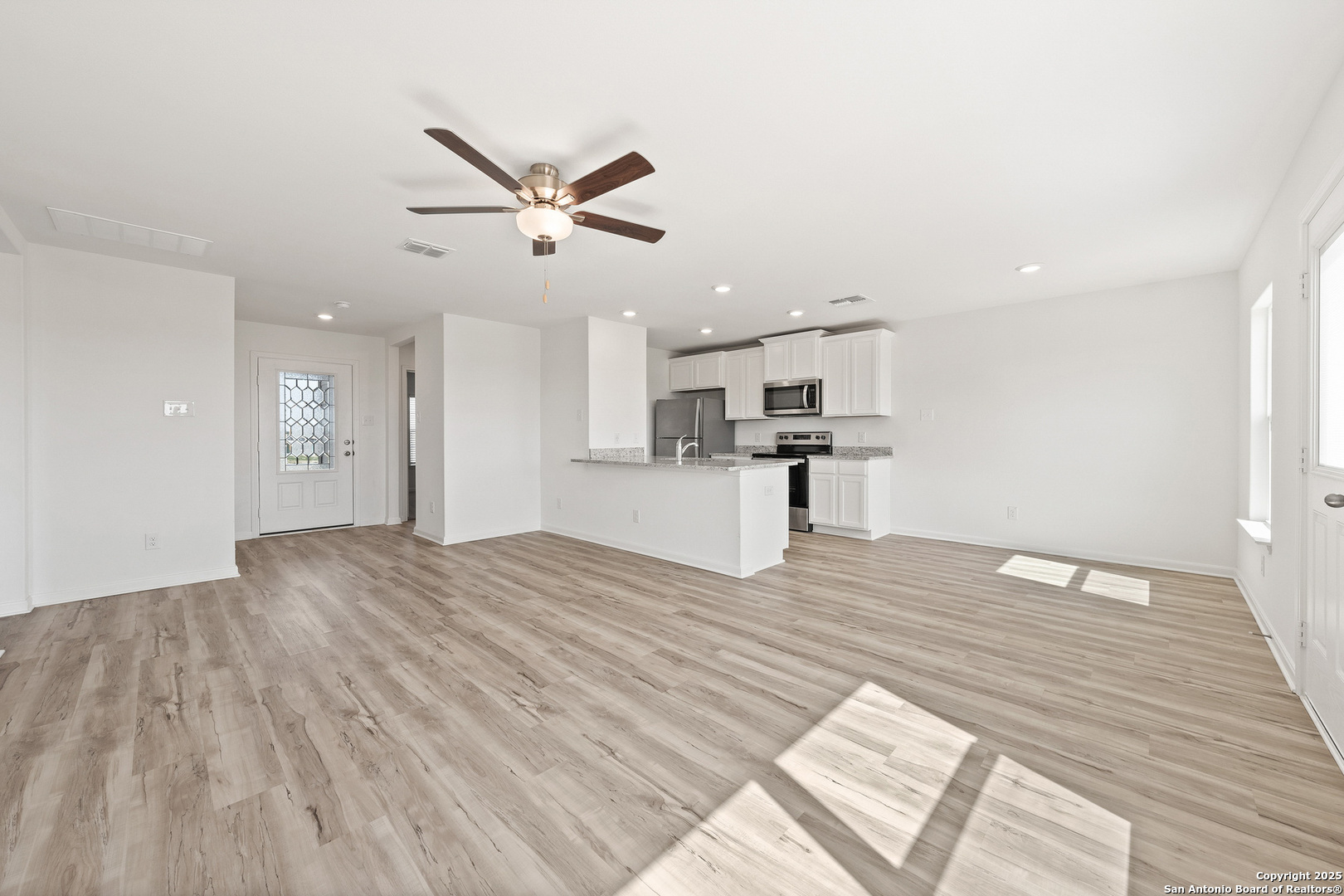 16008 Stratford Cove Lytle TX 78052