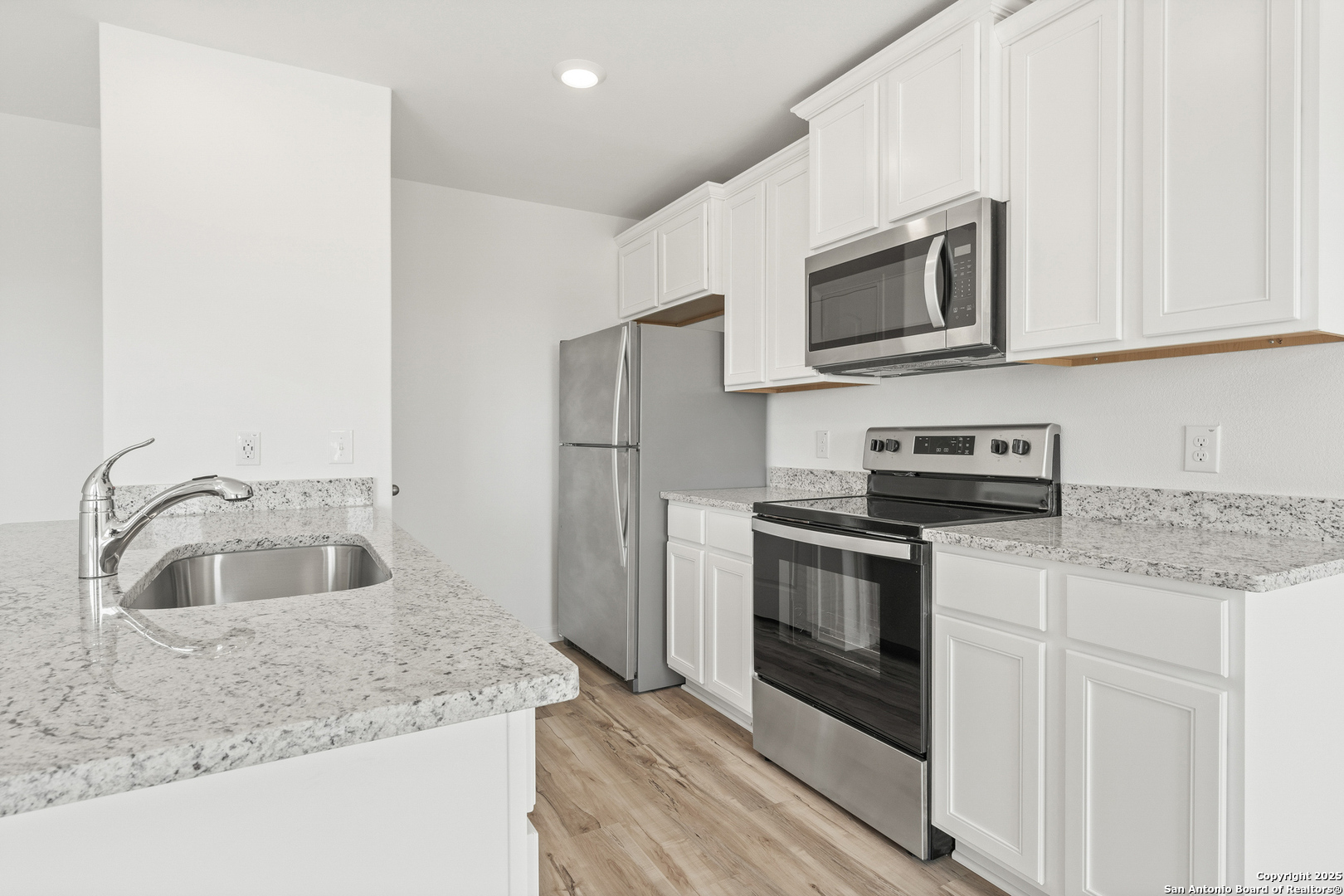 16008 Stratford Cove Lytle TX 78052