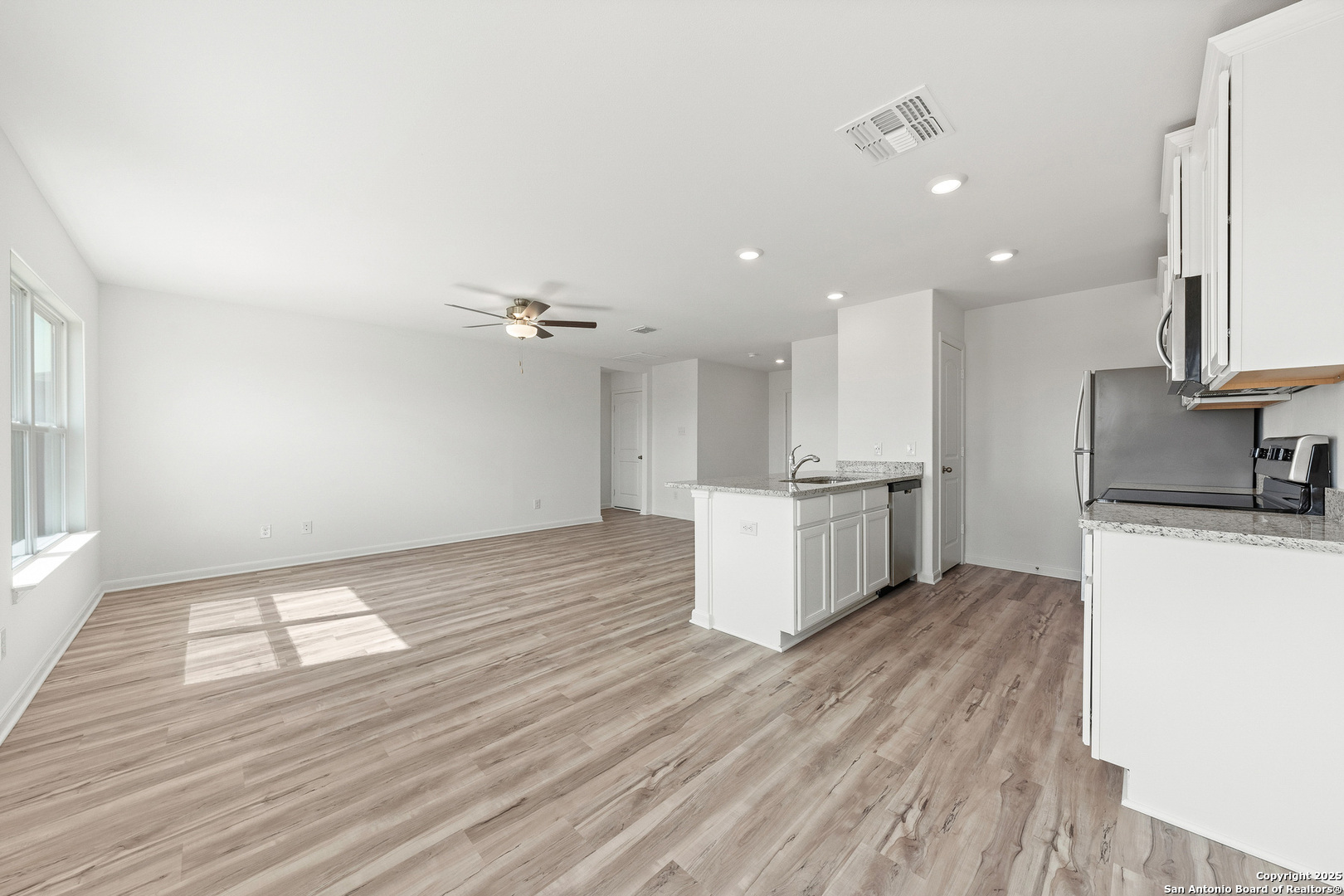 16008 Stratford Cove Lytle TX 78052