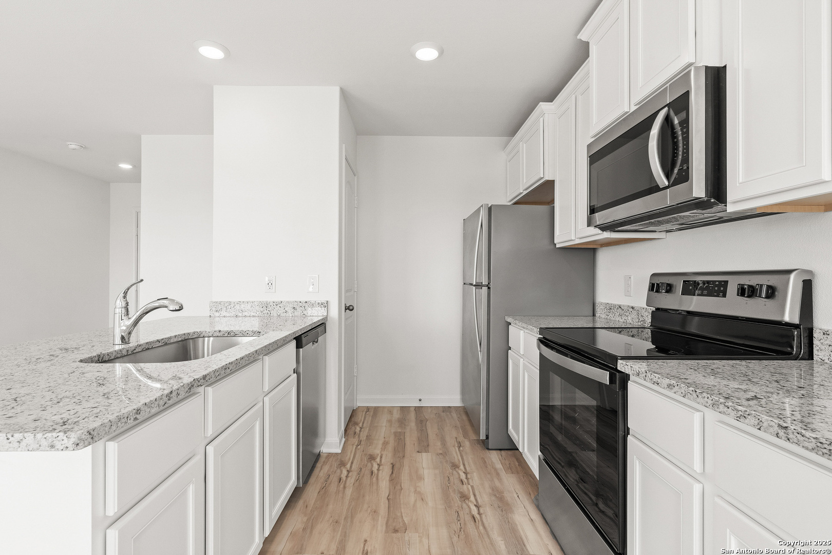 16008 Stratford Cove Lytle TX 78052