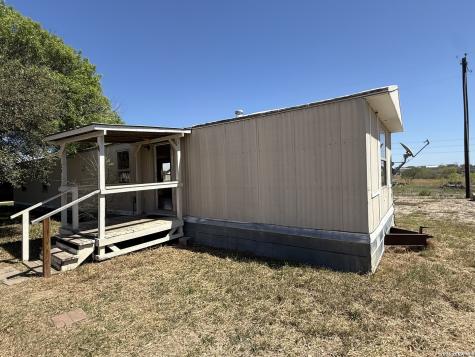 2811 Southern Breeze Hondo TX 78861