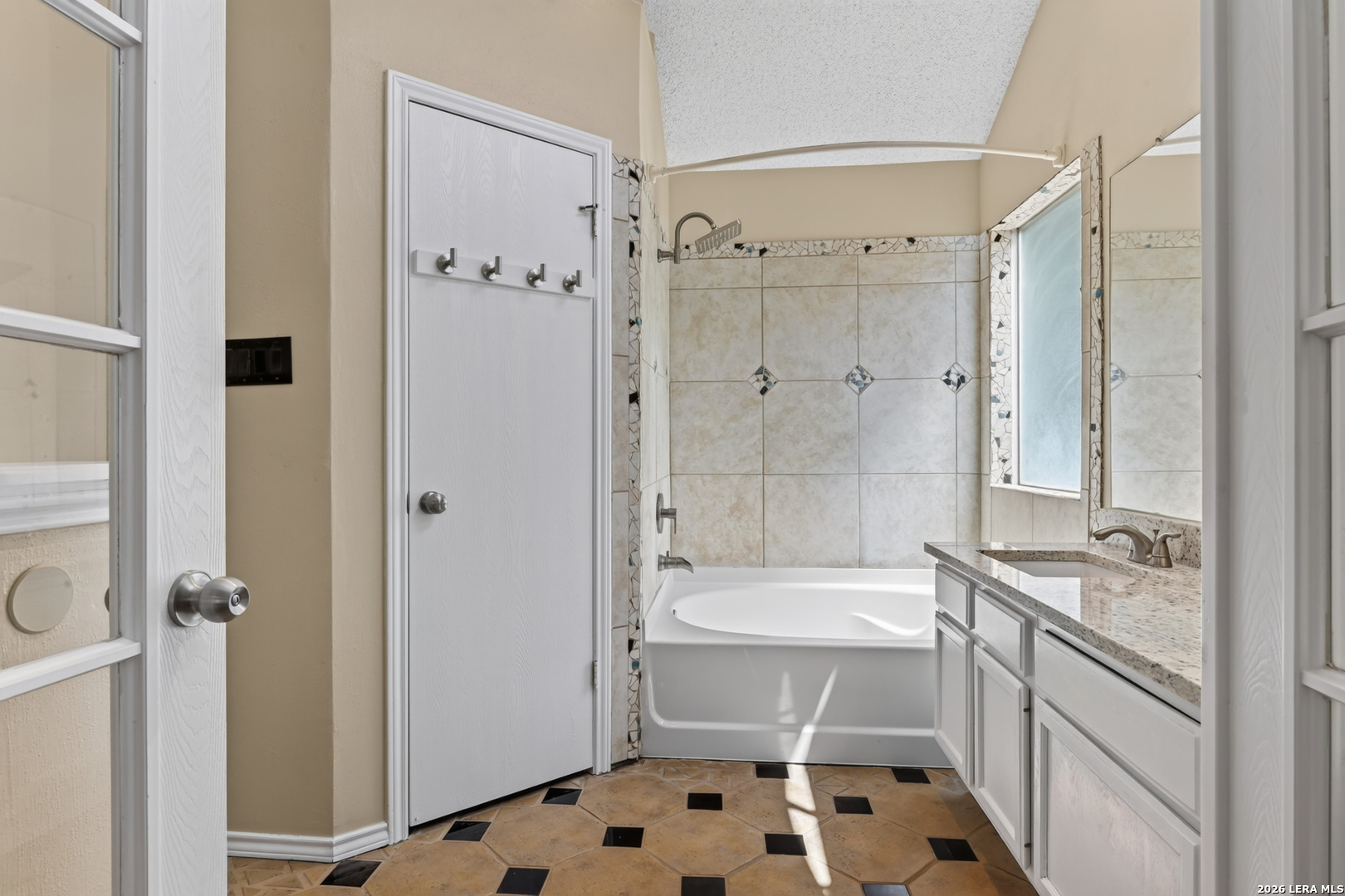 4210 Knollpond San Antonio TX 78247