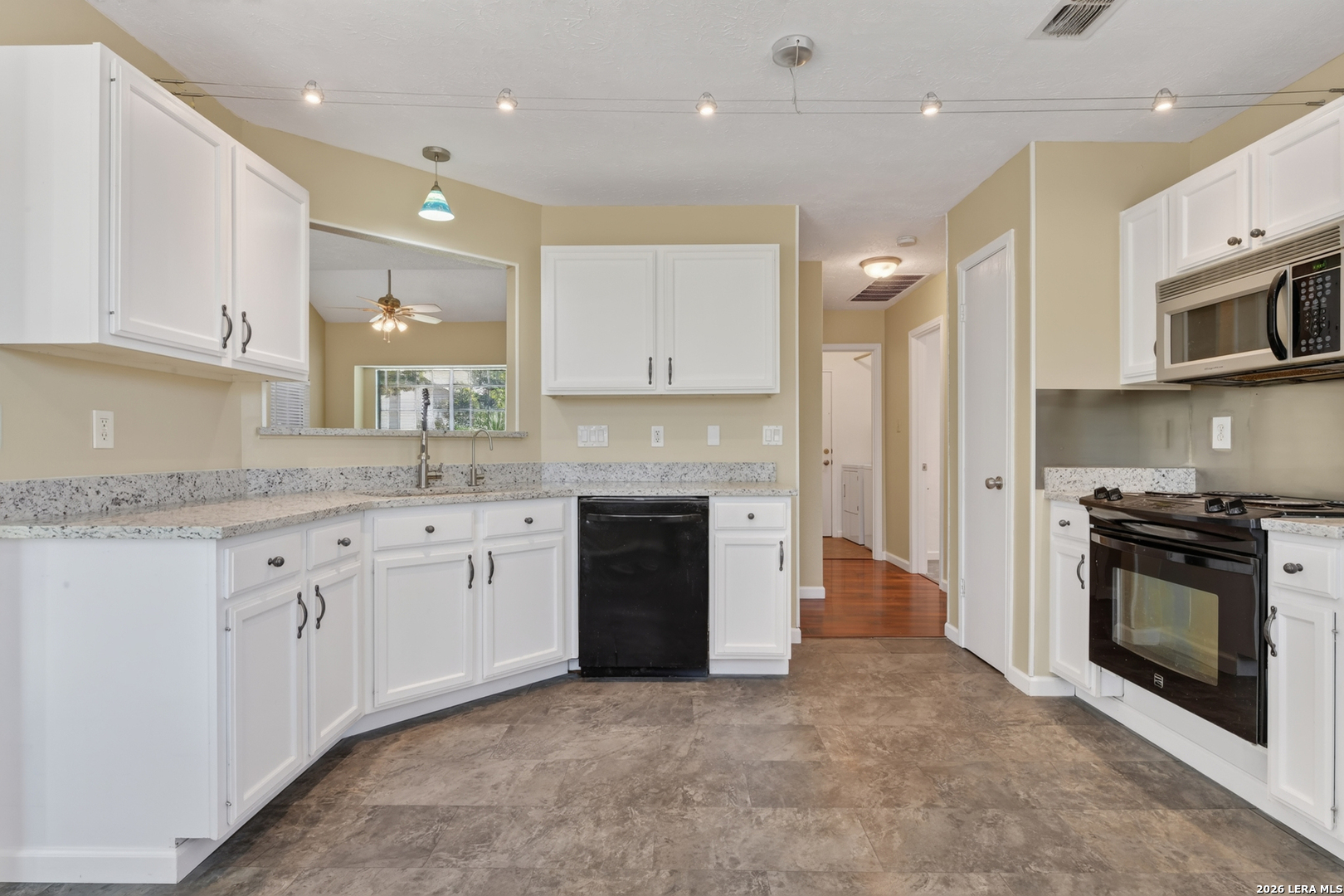 4210 Knollpond San Antonio TX 78247