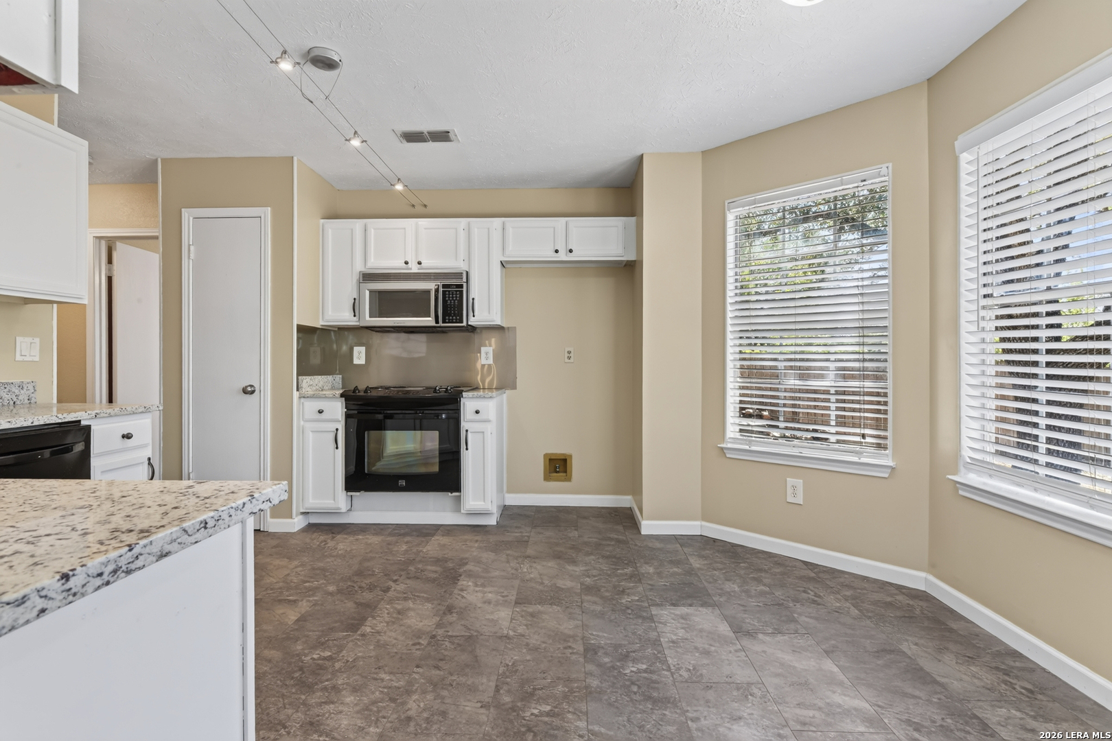 4210 Knollpond San Antonio TX 78247