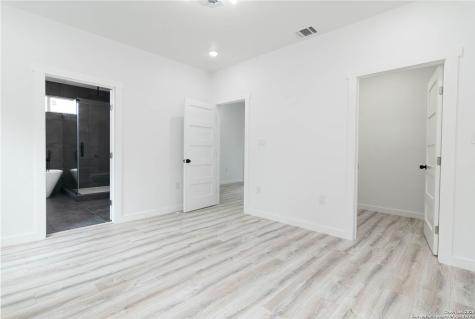 1339 Schley San Antonio TX 78210
