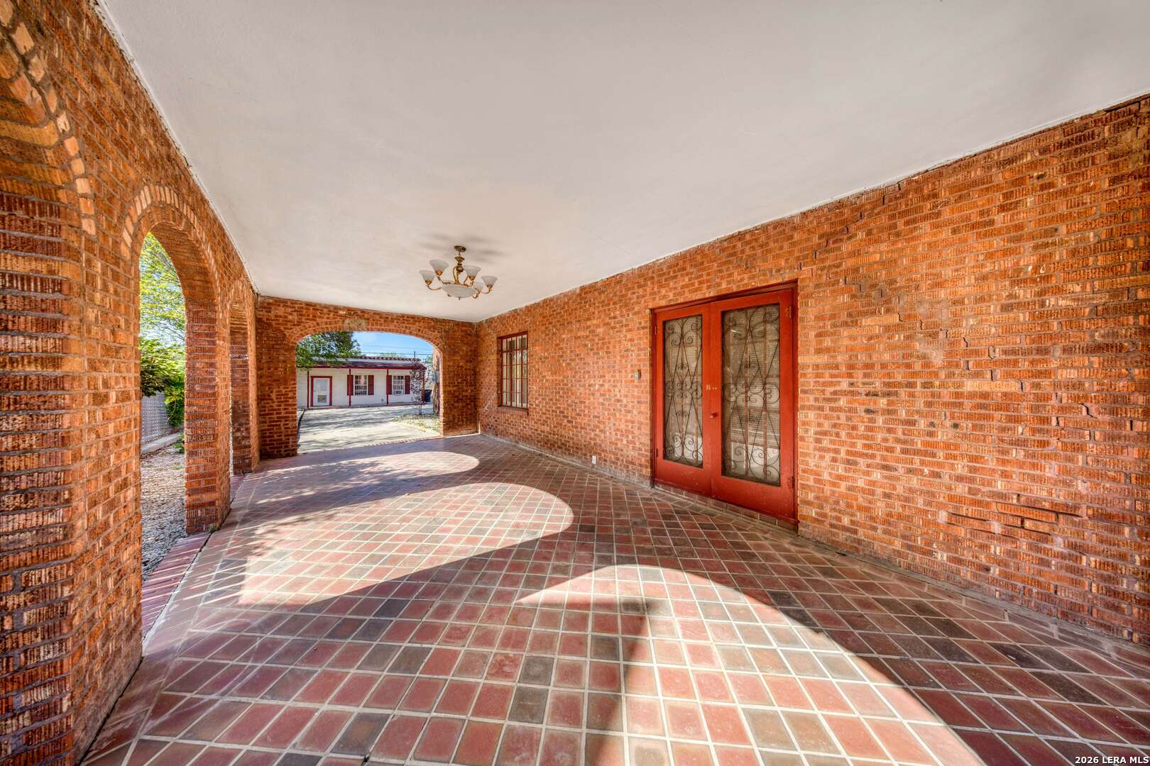 2150 W Summit Avenue San Antonio TX 78201