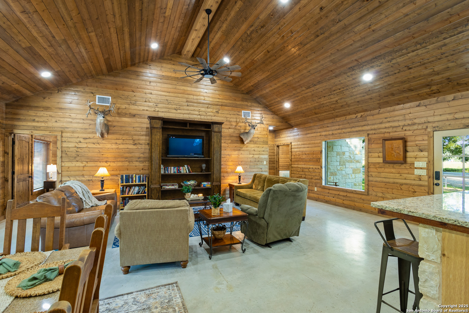 370 Johnny Seibert Lane Leakey TX 78873