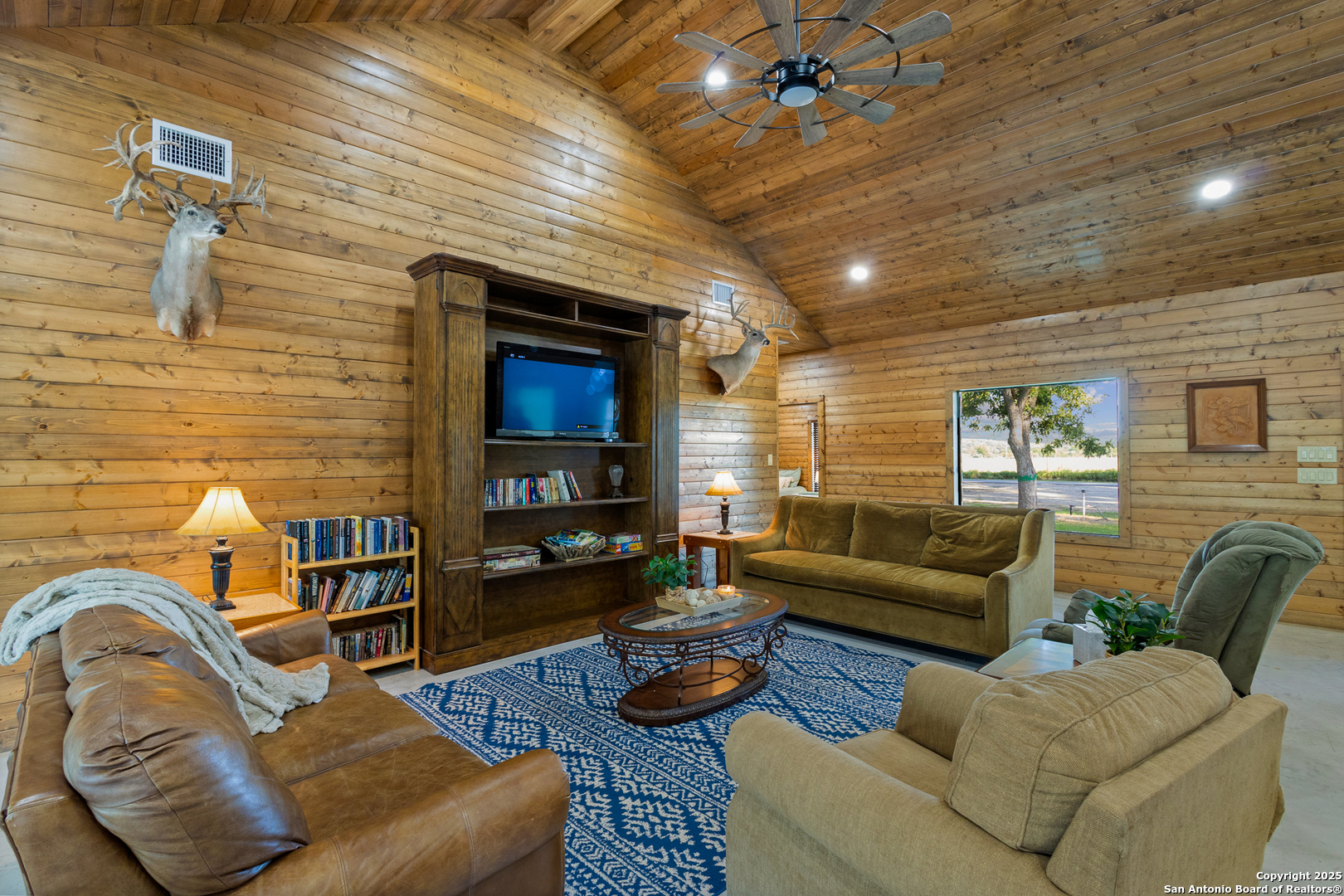 370 Johnny Seibert Lane Leakey TX 78873