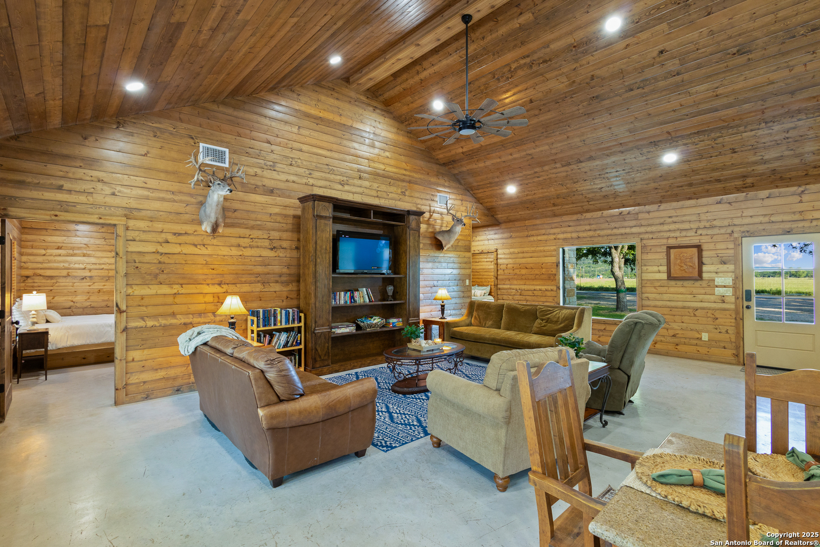 370 Johnny Seibert Lane Leakey TX 78873