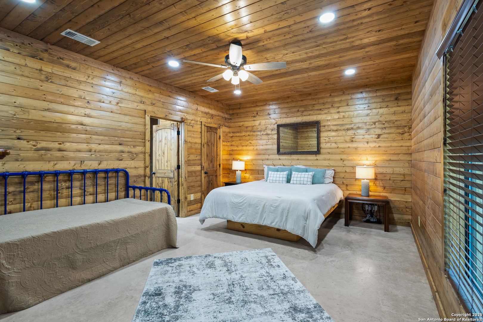 370 Johnny Seibert Lane Leakey TX 78873