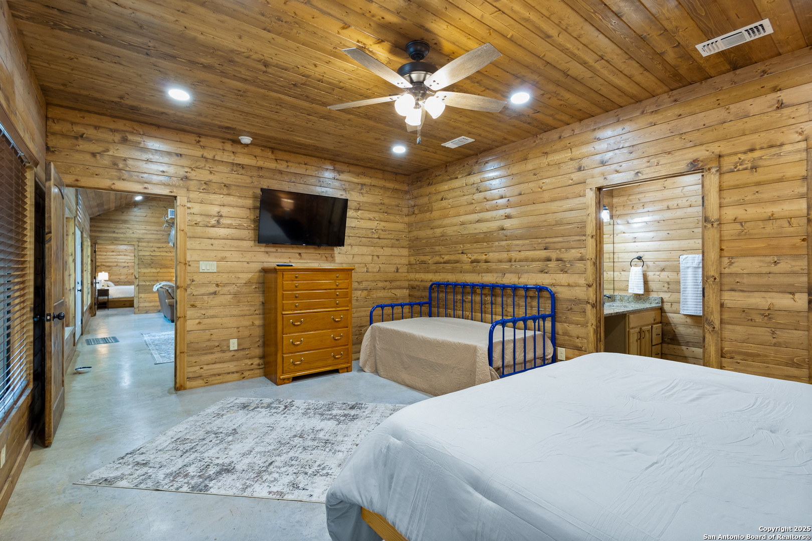 370 Johnny Seibert Lane Leakey TX 78873