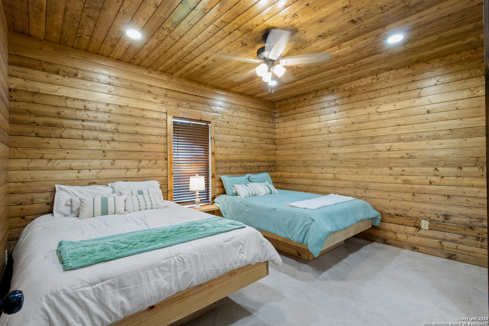 370 Johnny Seibert Lane Leakey TX 78873