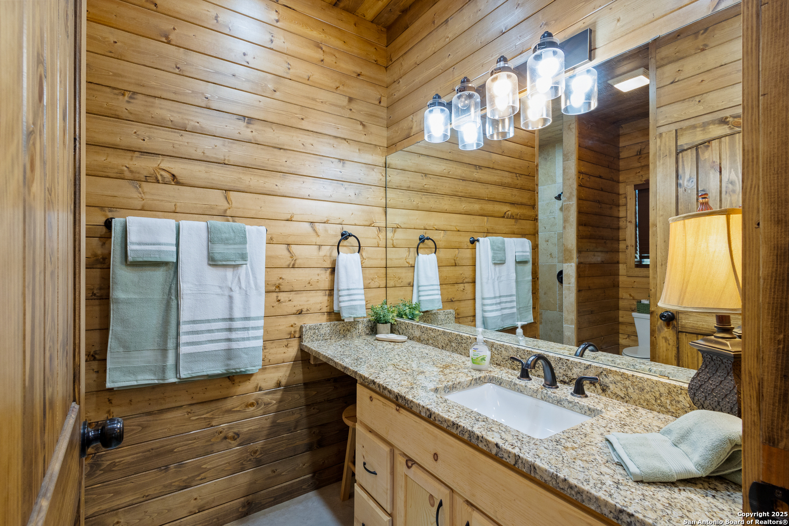 370 Johnny Seibert Lane Leakey TX 78873