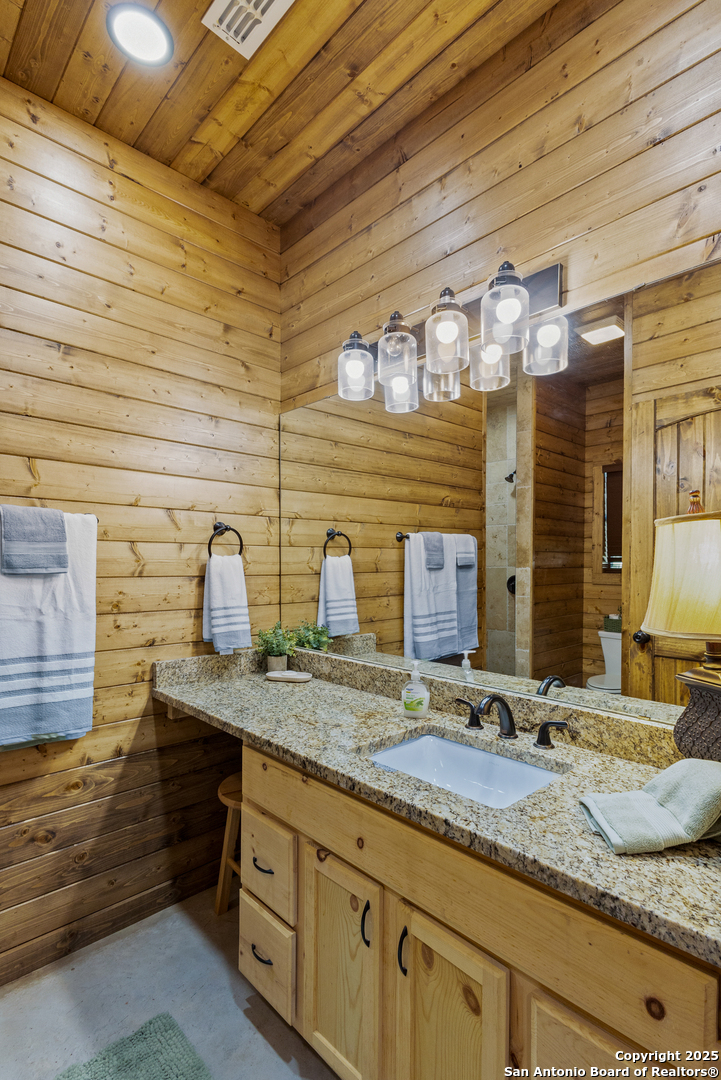 370 Johnny Seibert Lane Leakey TX 78873