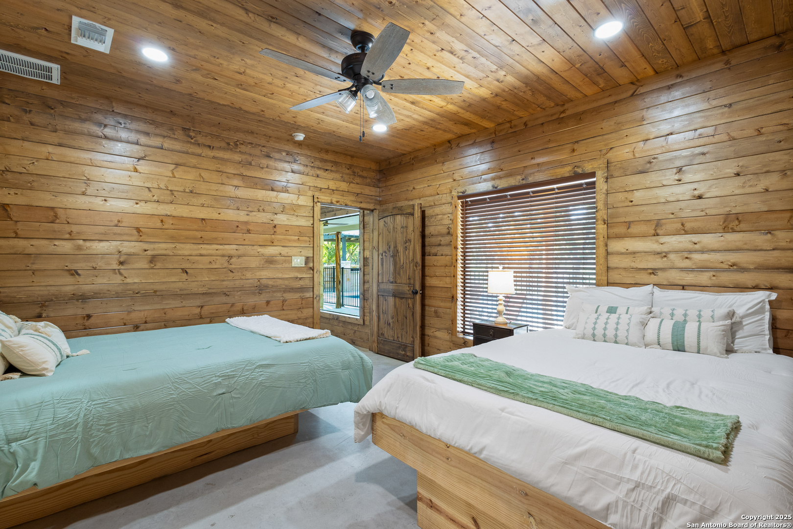 370 Johnny Seibert Lane Leakey TX 78873