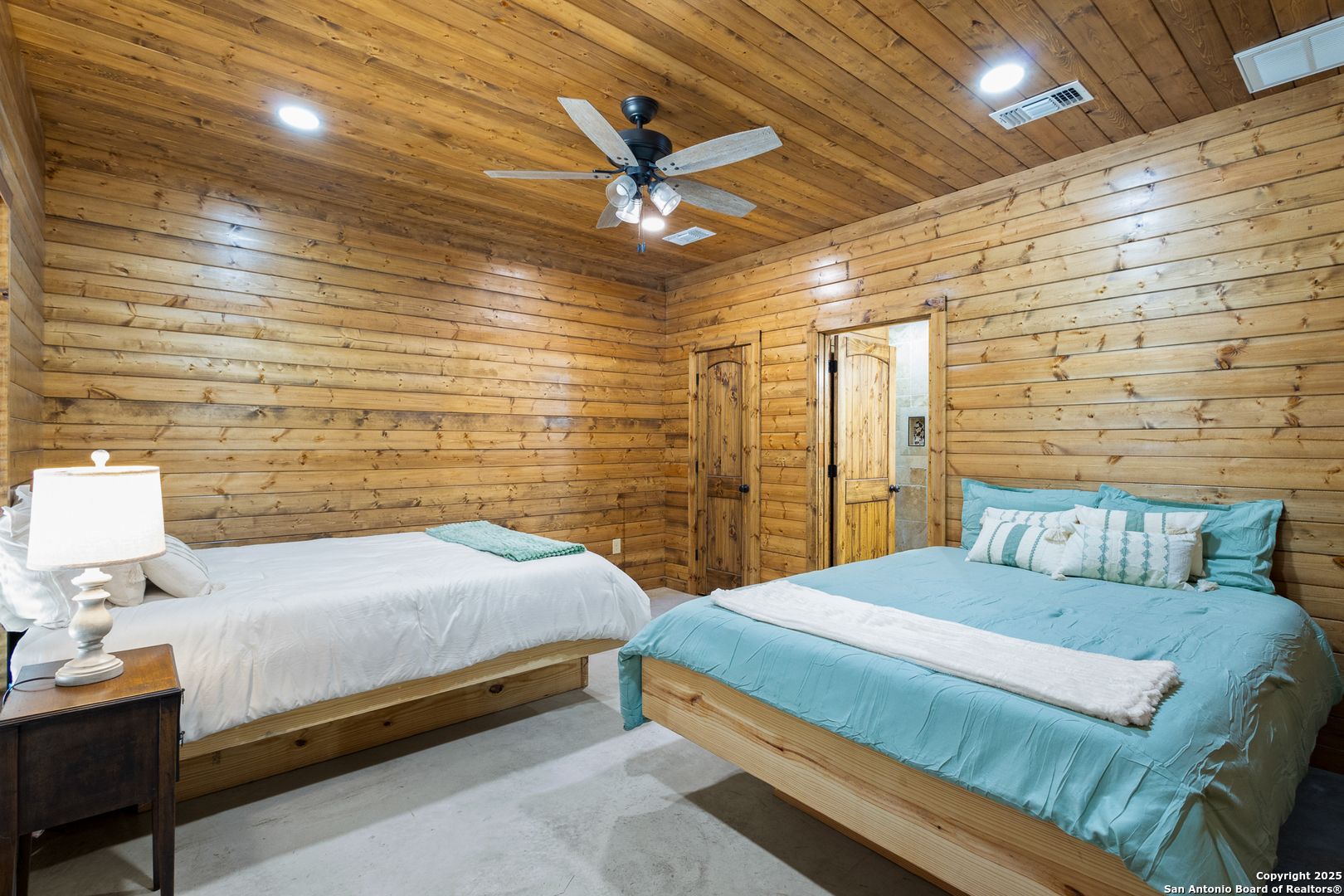 370 Johnny Seibert Lane Leakey TX 78873