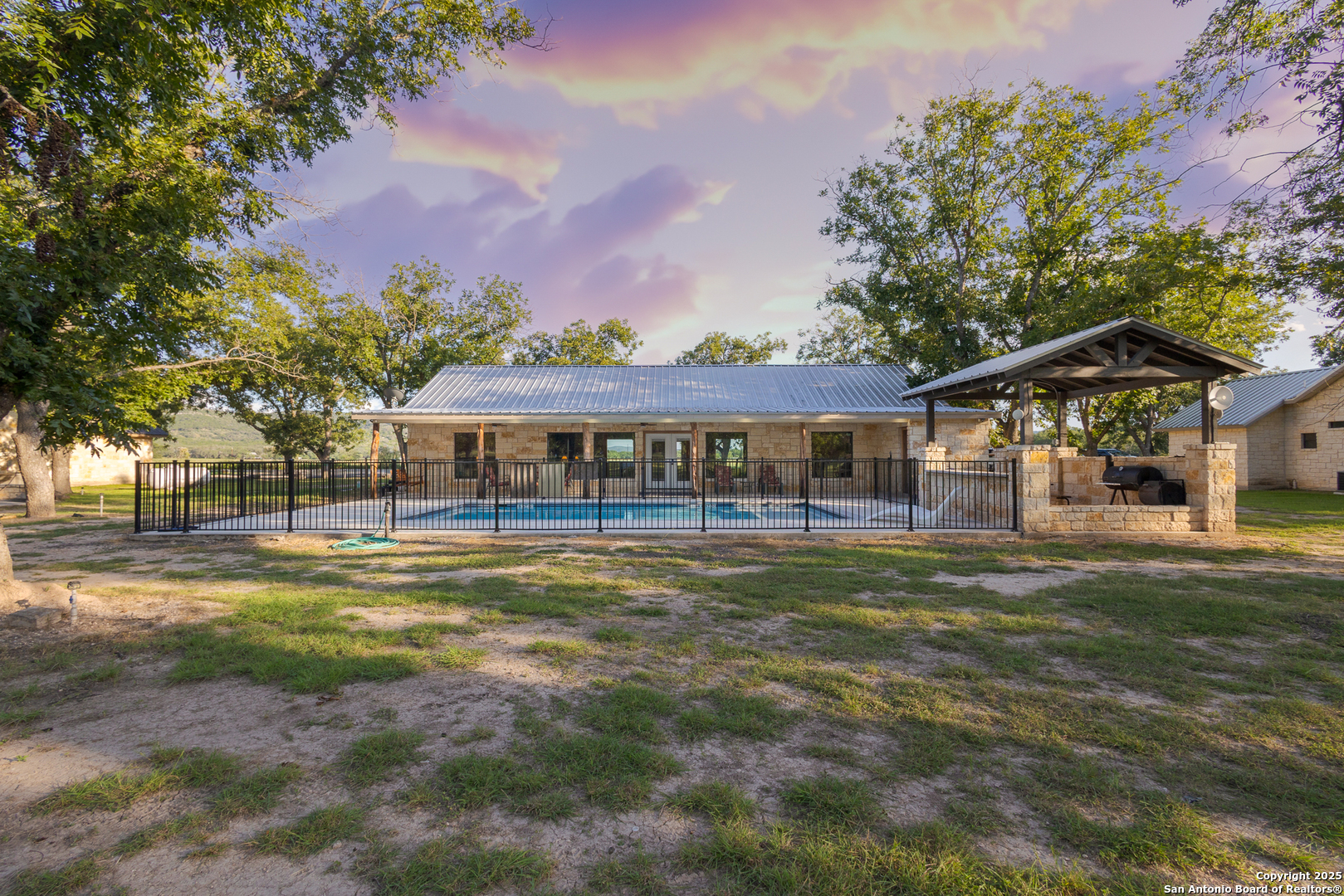 370 Johnny Seibert Lane Leakey TX 78873