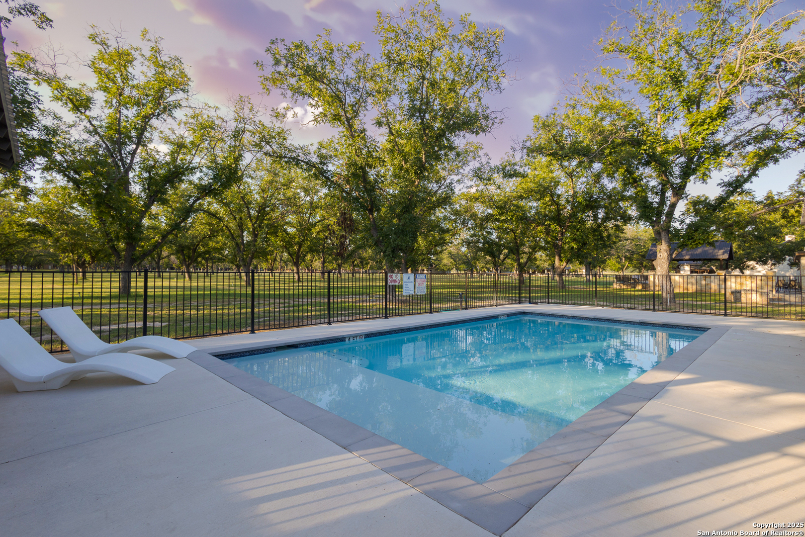 370 Johnny Seibert Lane Leakey TX 78873