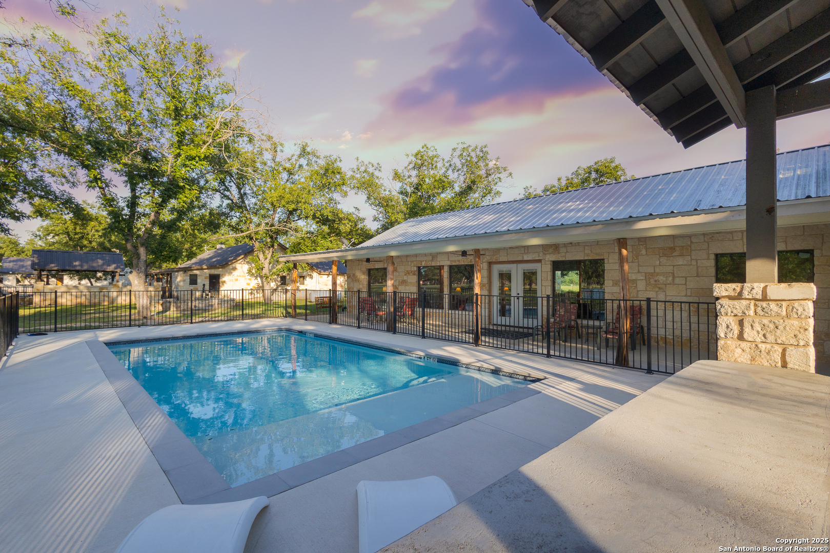 370 Johnny Seibert Lane Leakey TX 78873