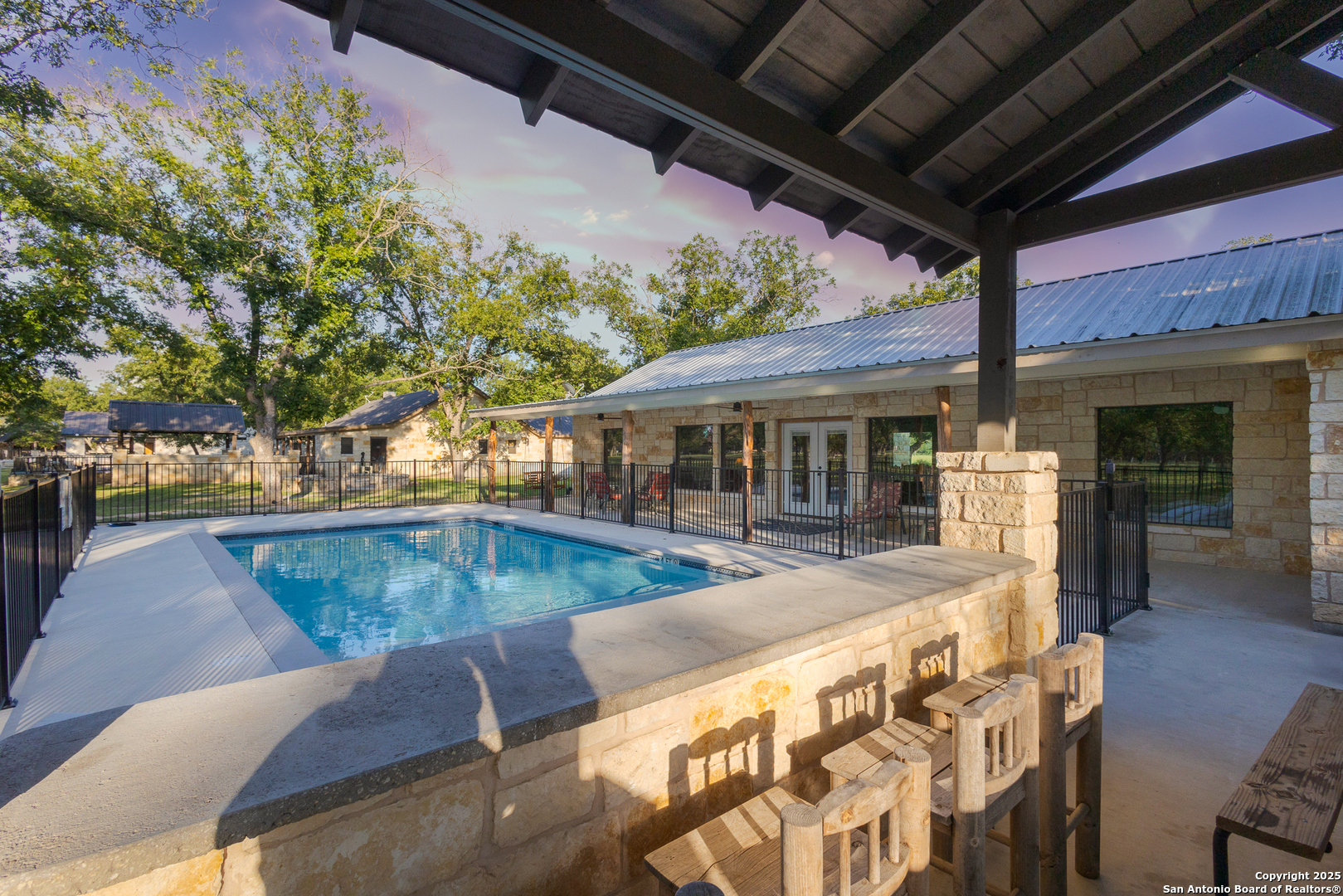 370 Johnny Seibert Lane Leakey TX 78873