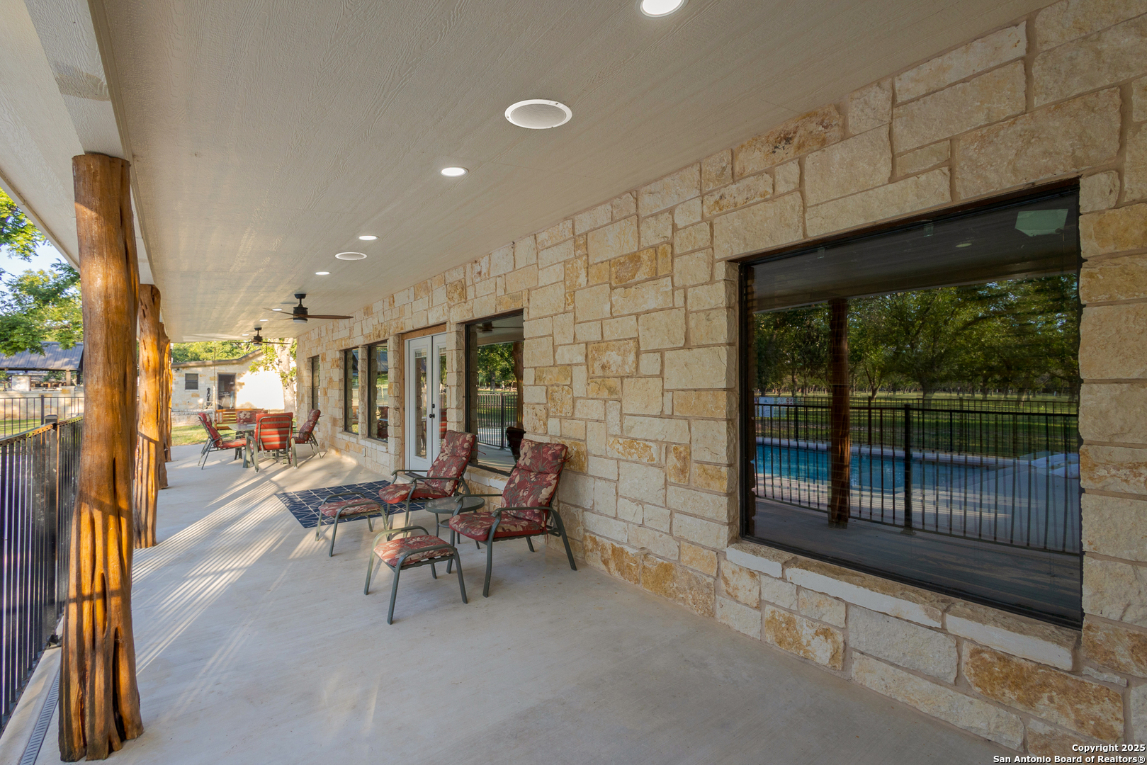 370 Johnny Seibert Lane Leakey TX 78873